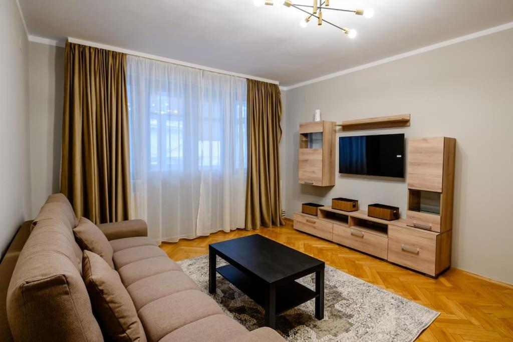 Apartamento Smiling Heaven Bucarest Exterior foto